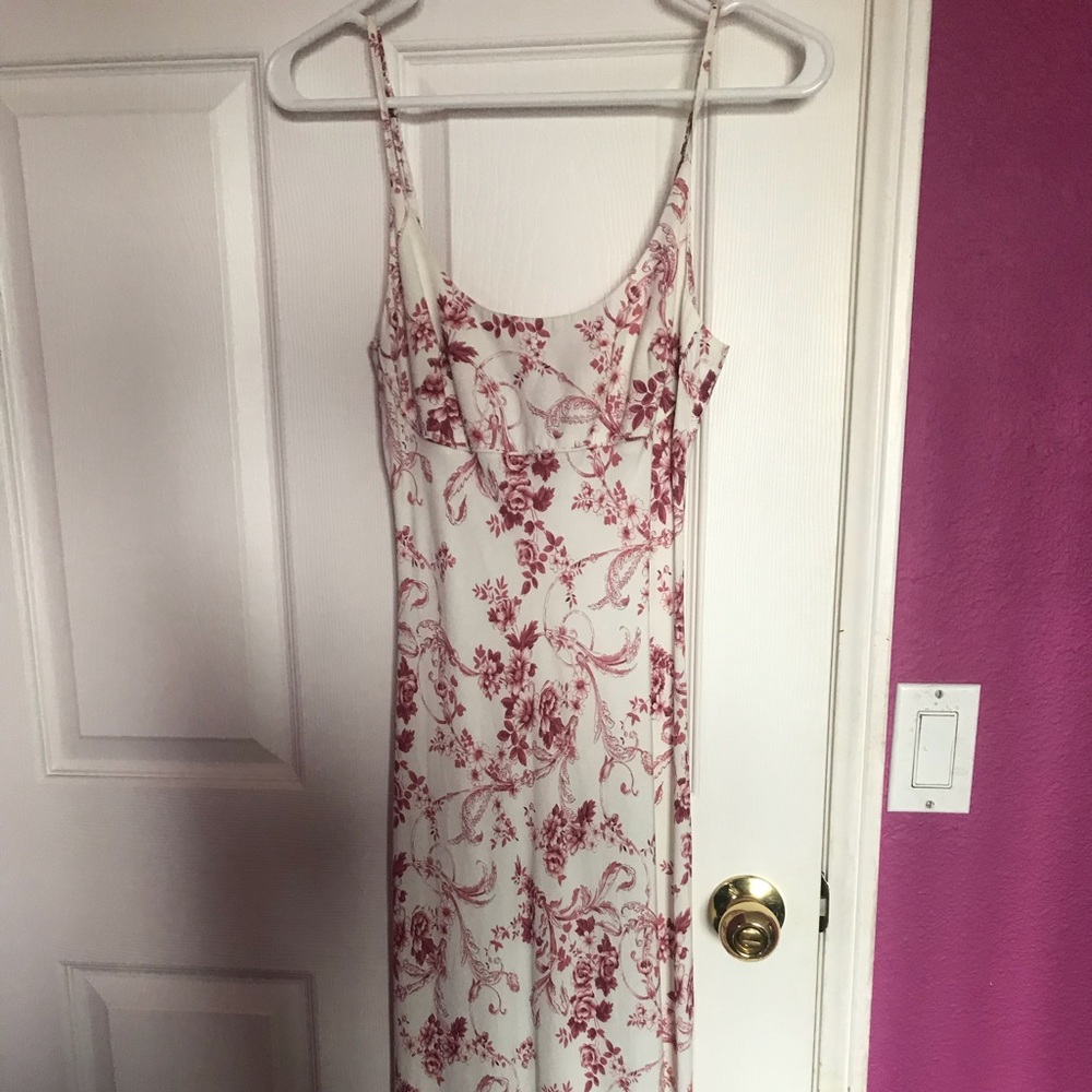 Bebe floral midi dress size small